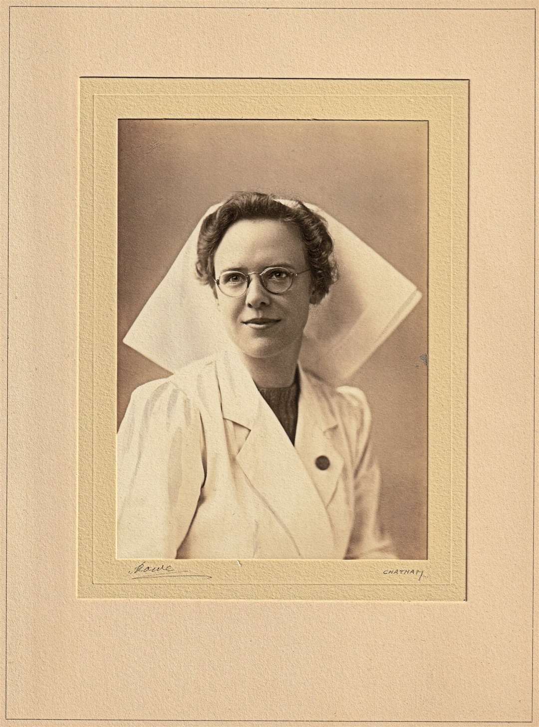 Radiographer Dorothy Sivyer