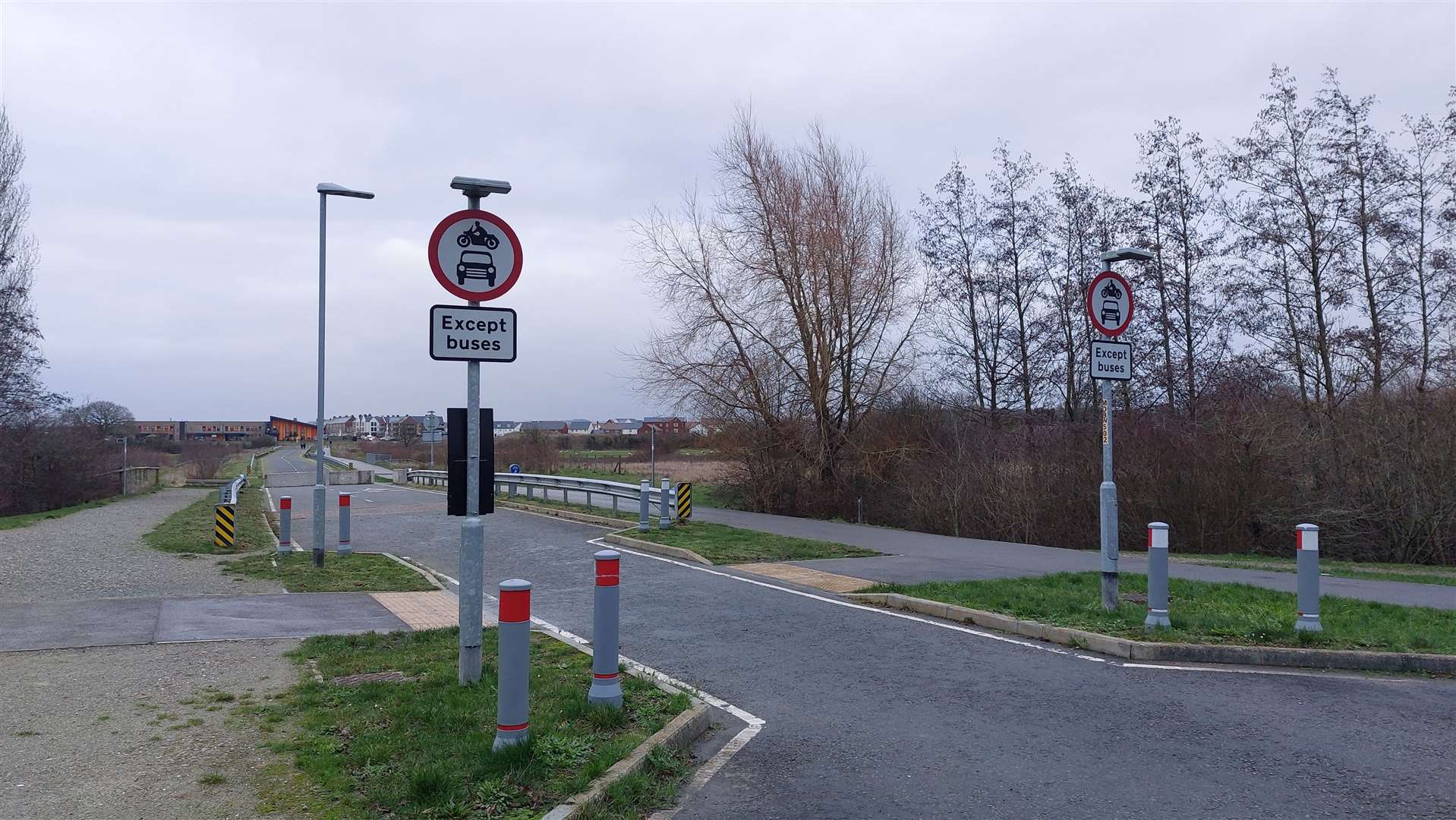 Avocet Way, which connects Bridgefield and Finberry in Ashford is closed to traffic. Once opened it will be a bus-only route