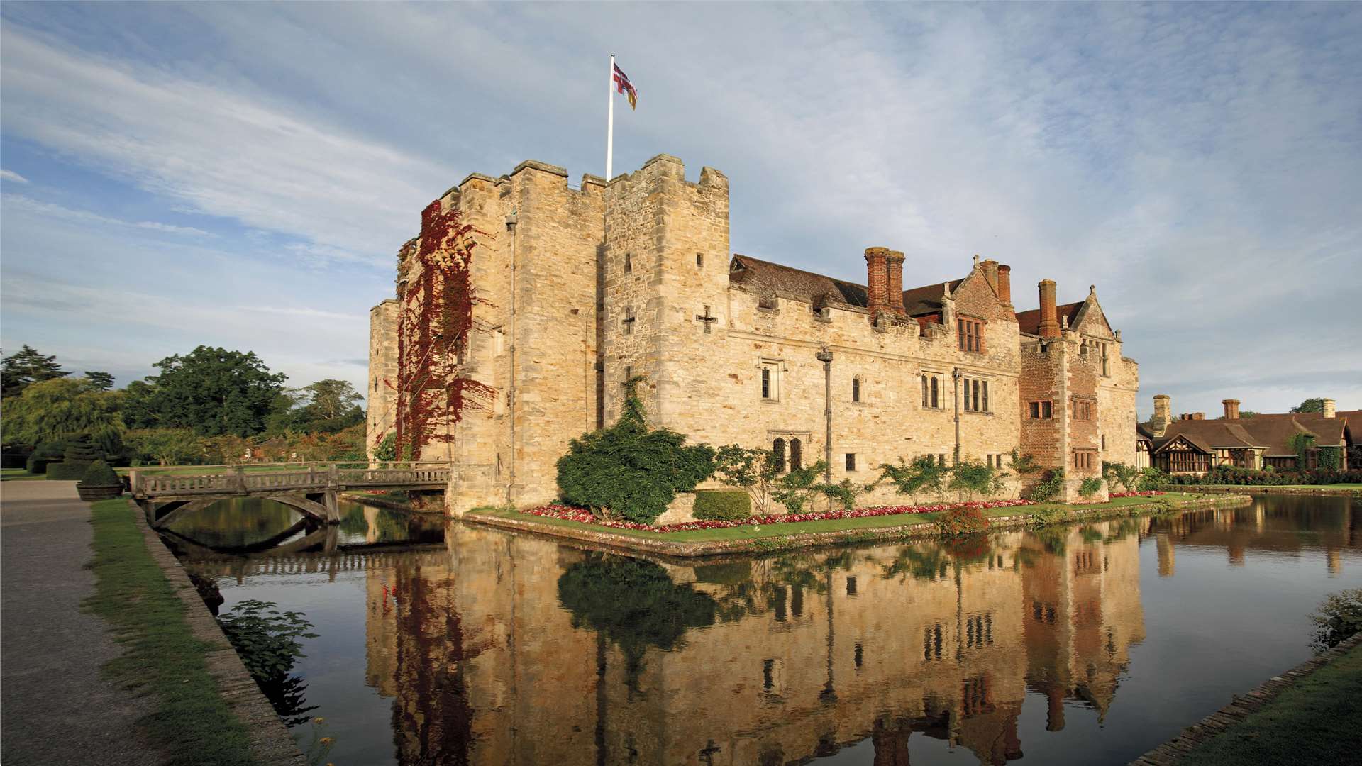 Hever Castle has been presented with a certificate of excellence