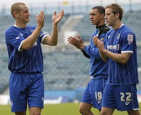 Andy Frampton leads the Gills players on a lap of thanks after the final game of the season