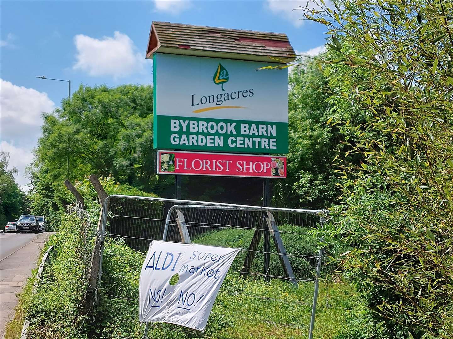 Signs have been put up to protest a proposed new Aldi store in Canterbury Road (56888171)
