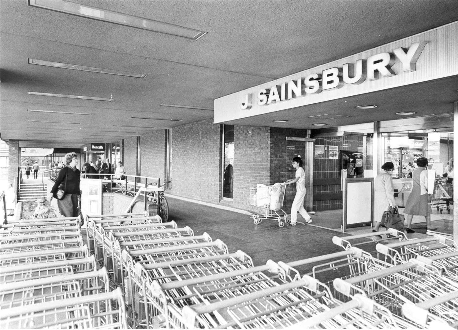 Sainsbury's at the Angel Centre in Tonbridge in September 1984