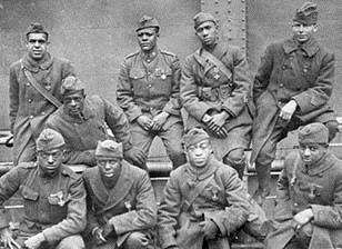 A group of African American soldiers pose for a photo during the First World War