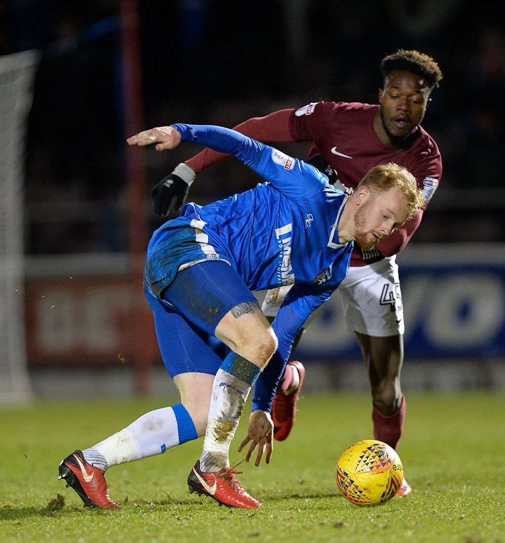 Connor Ogilvie looks to keep possession for Gills Picture: Ady Kerry
