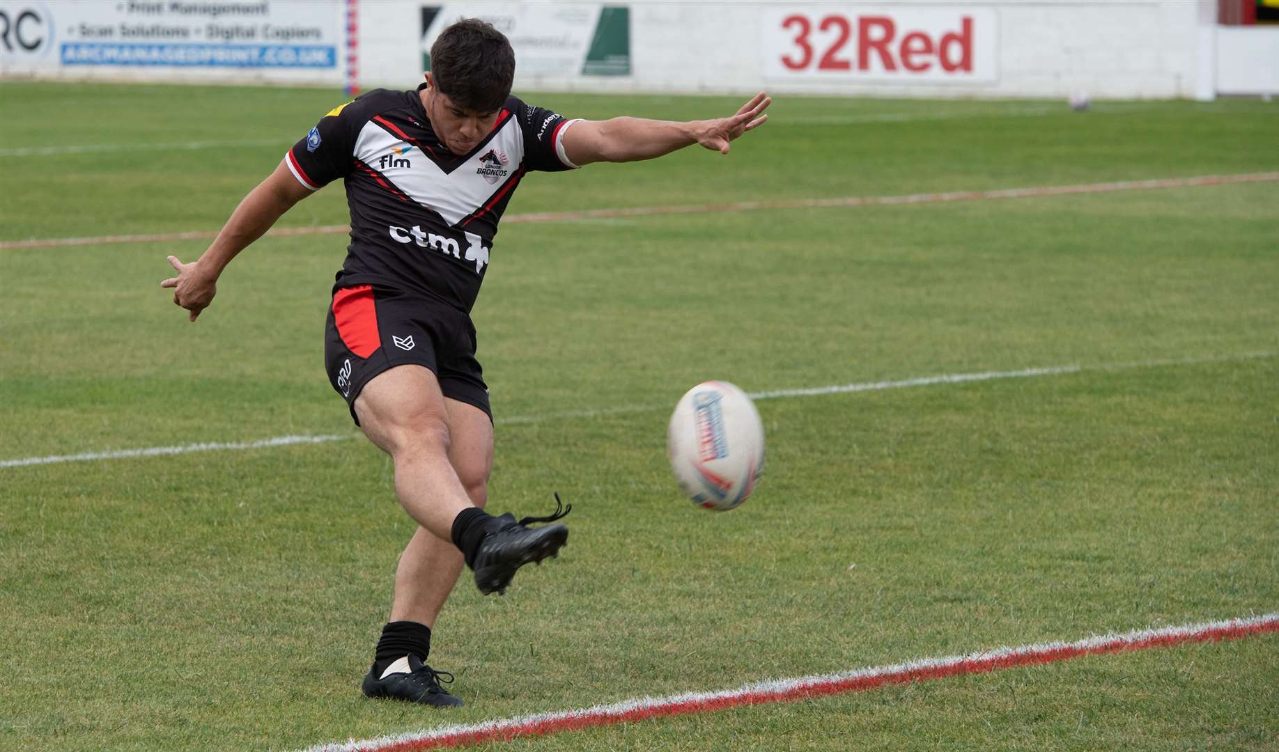 Oliver Leyland of London Broncos warming up ahead of the match against Sheffield Eagles at Kuflink Stadium Picture: Alan Stanford