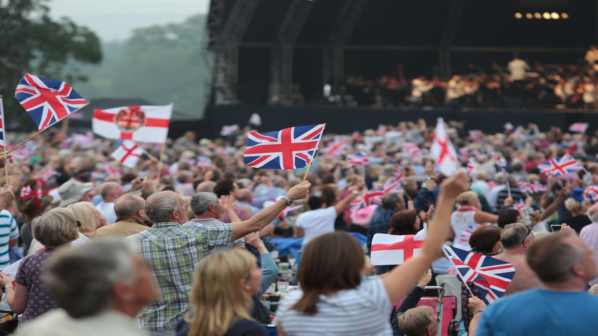 Thousands enjoy the Leeds Castle Classical Concert each year