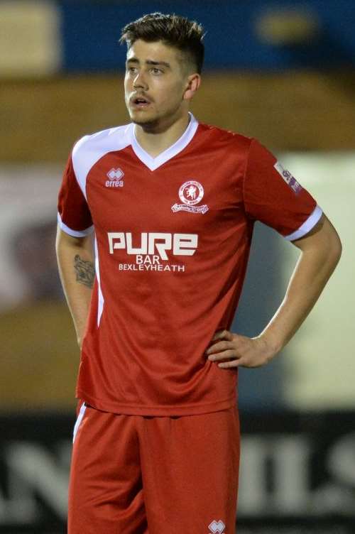 Welling's on-loan midfielder Josh Wakefield