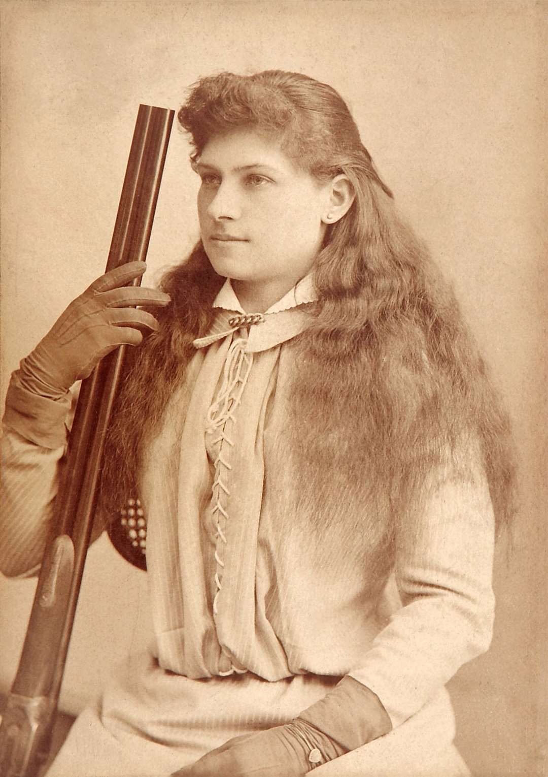 Annie Oakley, pictured here in the 1880s, wowed crowds in Ashford