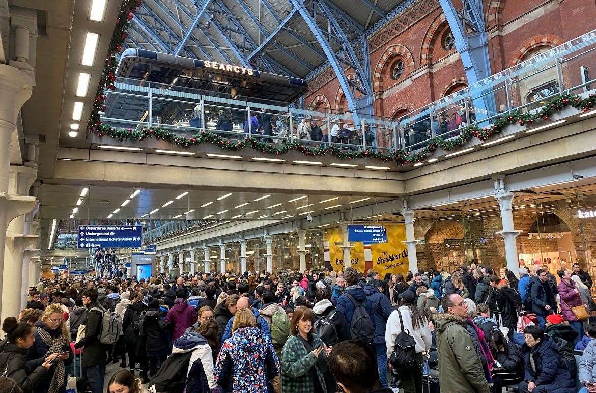 Huge crowds at St Pancras after trains were cancelled due to flooding