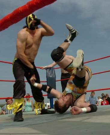 Star wrestlers from Phoenix Promotions return to The Sheppey Show this weekend