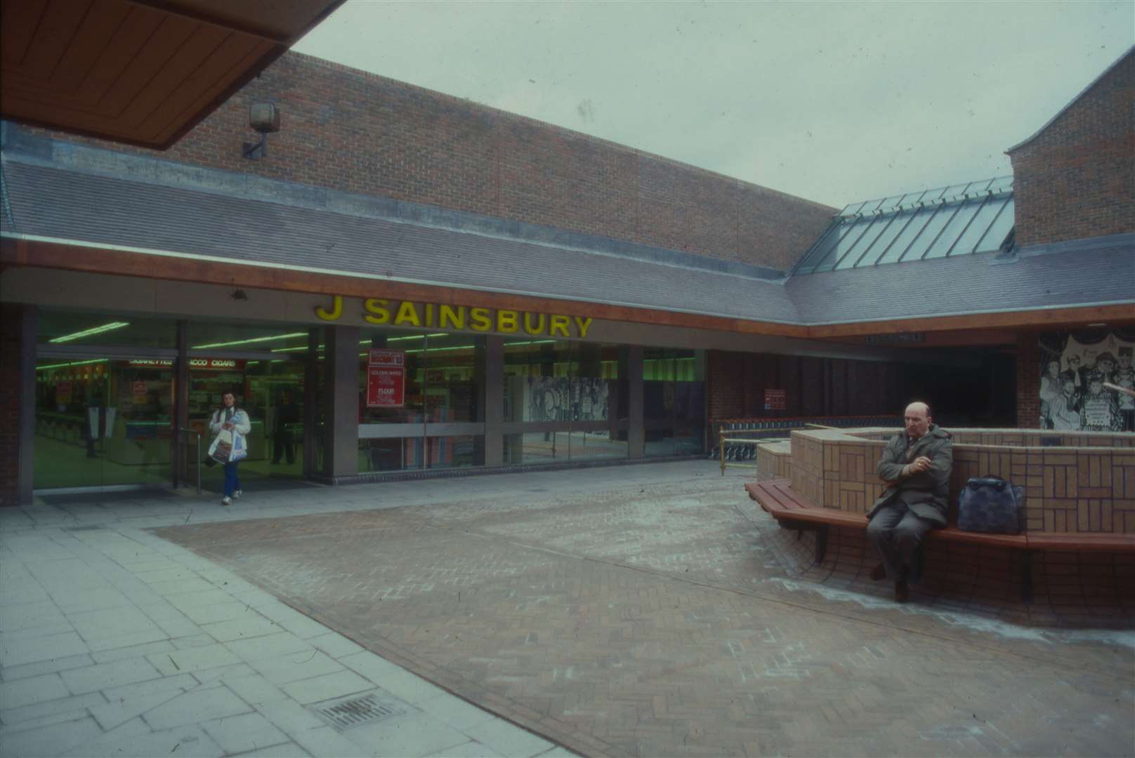 Sainsbury's store in St George's Square, Gravesend, in 1982. Picture: The Sainsbury Archive, Museum of London Docklands