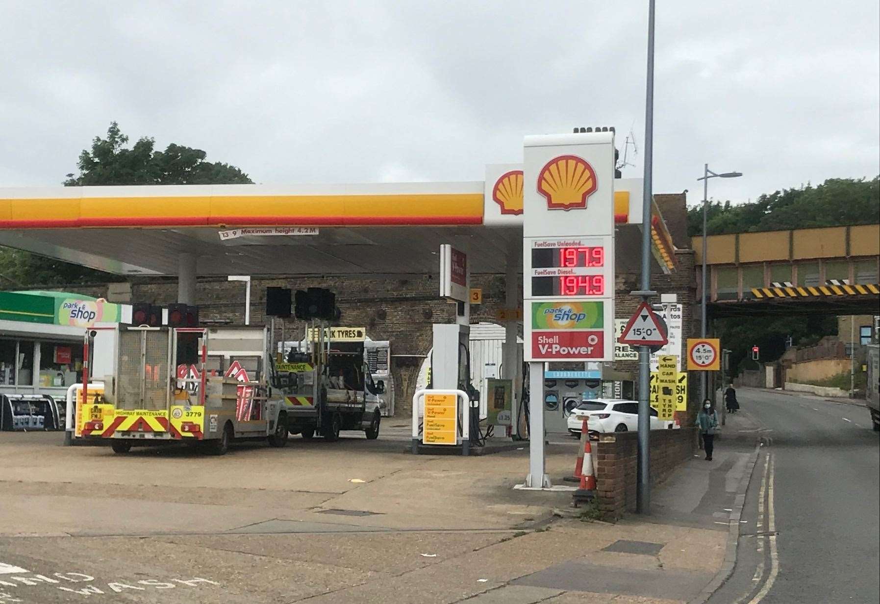 Shell garage in Strood matches Texaco's prices
