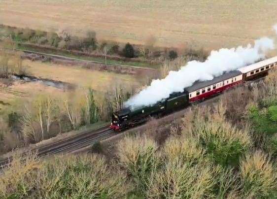 Originally, the steam consisted of 10 British Pullman cars