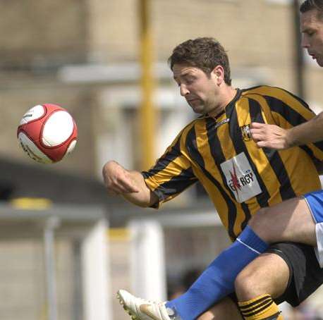 Stuart King during his first spell at Folkestone Invicta.
