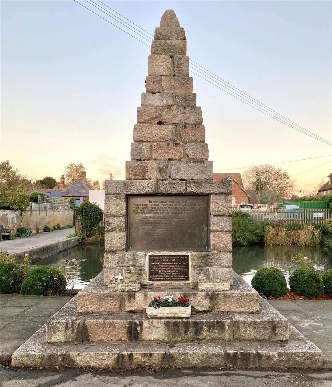Worth War Memorial today (43020605)