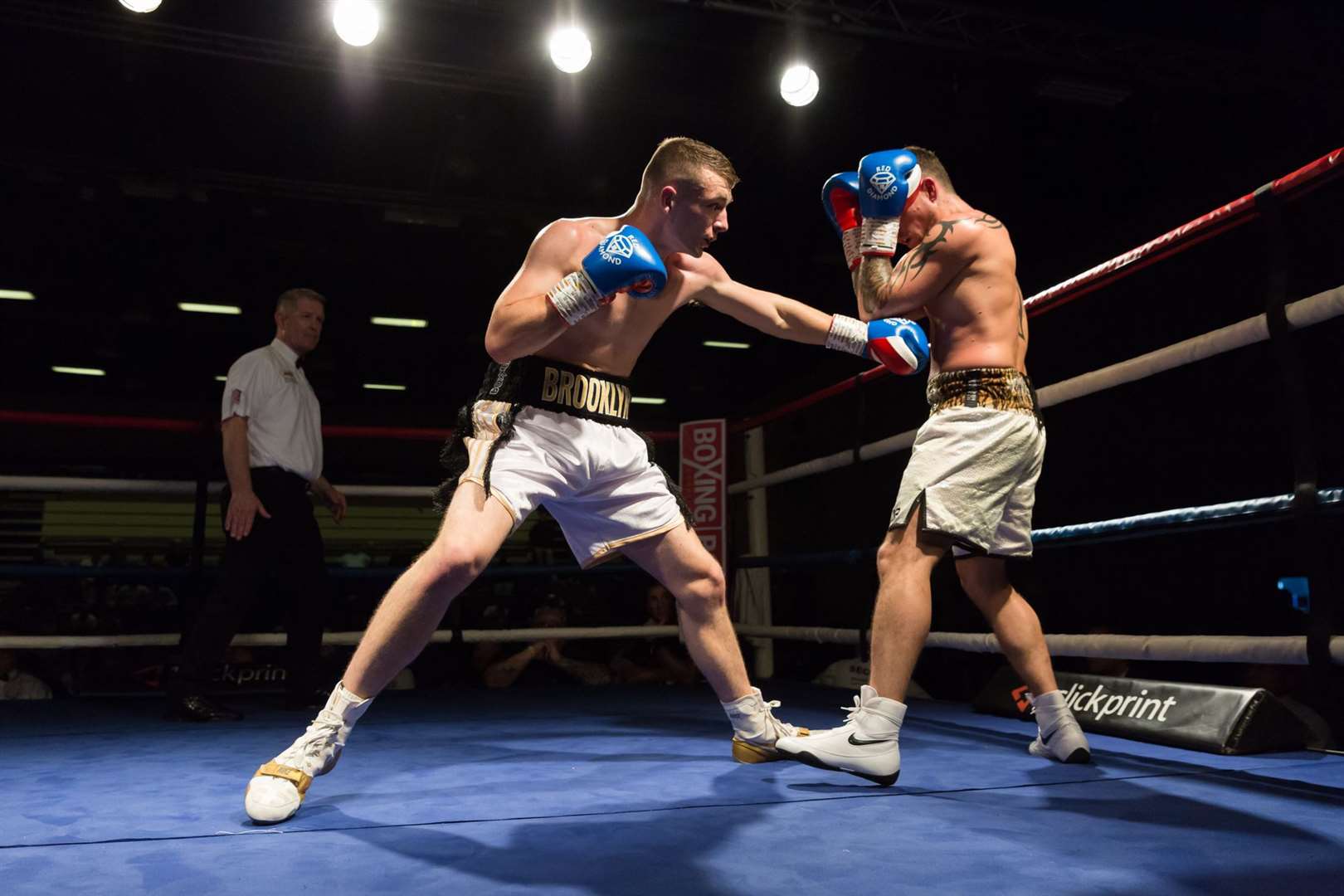 Brooklyn Tilley (Black Band) up against Carl Turney on his pro debut Picture: Countrywide Photographic