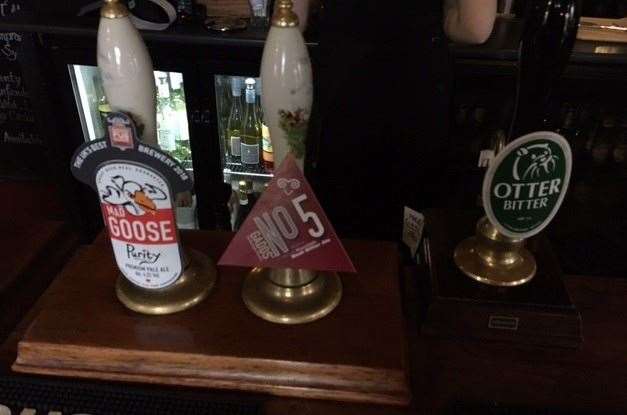The gas to the Mad Goose had not been connected so I had to choose between The Gadds No 5 and Otter Bitter – I selected the former and can report it was an excellent choice