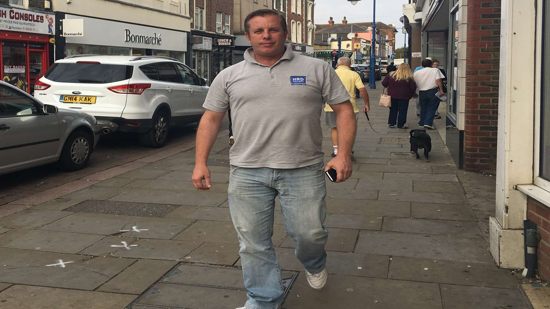 Mark Roberts is walking from Dover to Sittingbourne