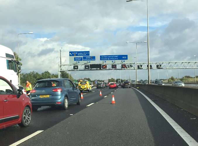 Queues on the M25 as police deal with an 'incident'