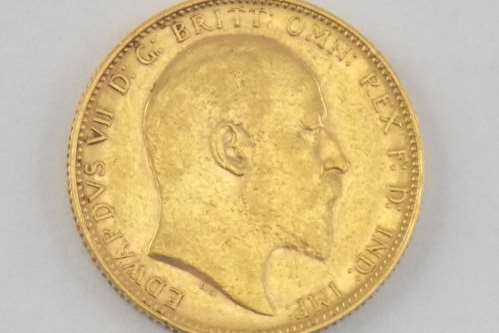 Bearing the head of Edward VII, a 22ct gold sovereign coin from 1905 was sold for £220.89 on the BHF eBay store