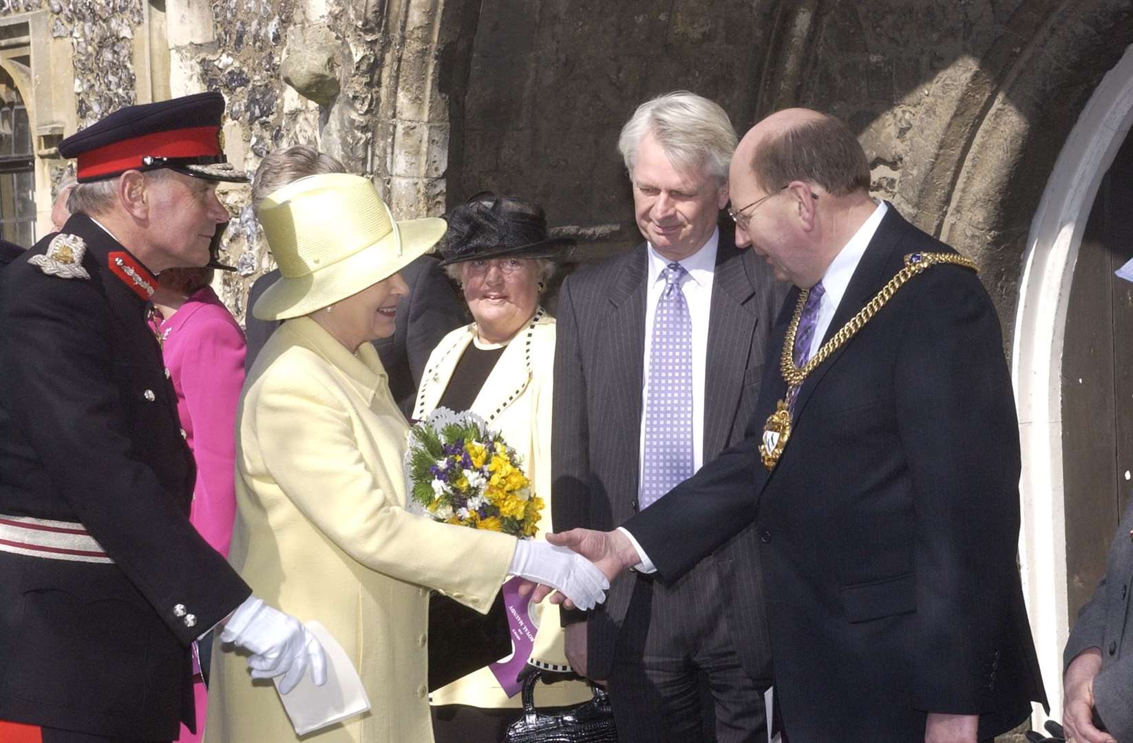 Lord Mayor Fred Whitemore meets the Queen in 2001