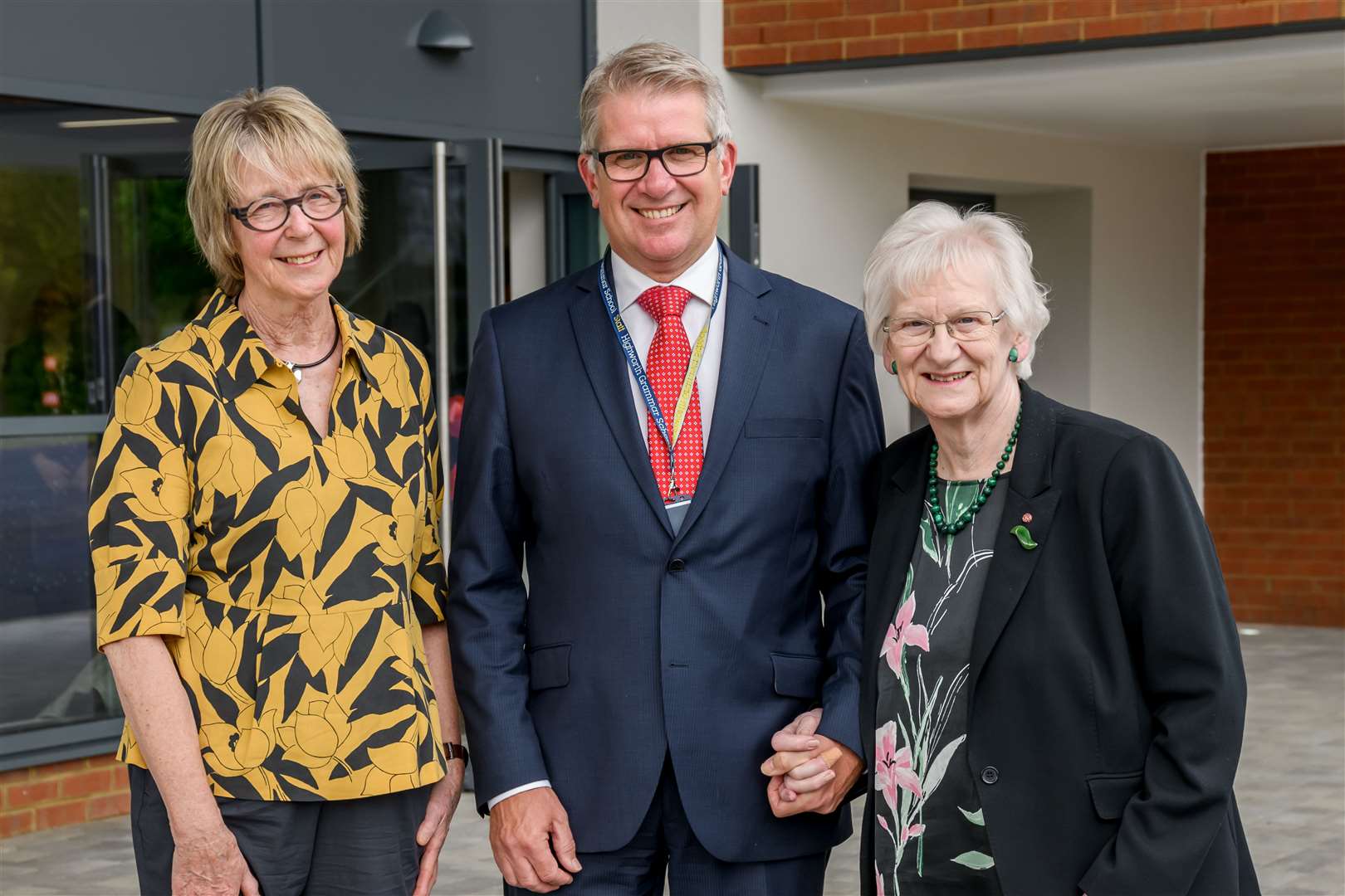 Two of Highworth's previous headteachers came to the unveiling, Lesley Lee who ran the school from 1994 to 2006 and Jean Byers - head from 1987 to 1994. Current headteacher Paul Danielsen is centre.