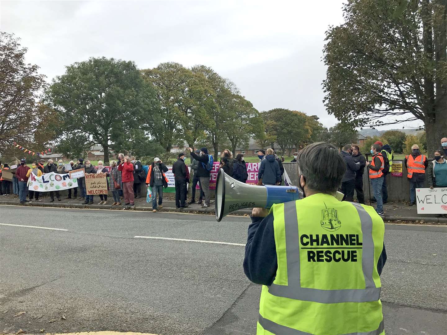 Pro-migrant demonstrators outside Napier Barracks in Folkestone (Michael Drummond/PA)