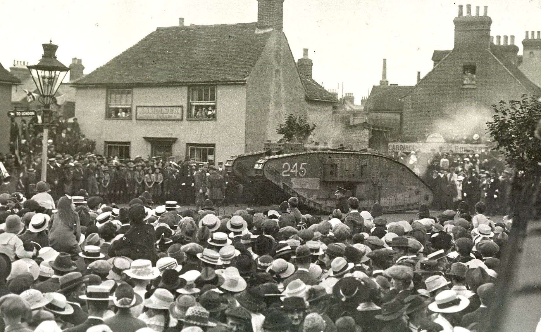The tank was installed in 1919 following the financial contributions made by the town during the war