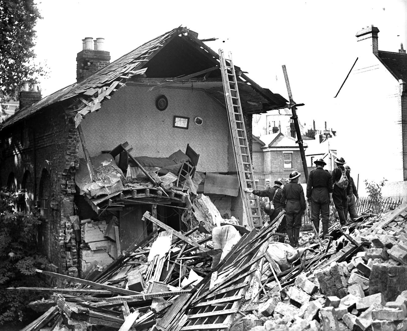 Bomb damage Paradise Row, Maidstone, in 1940