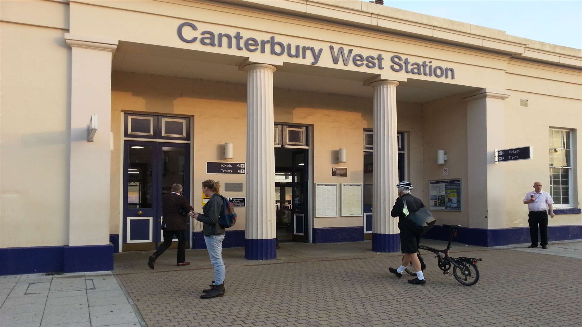 Canterbury West station