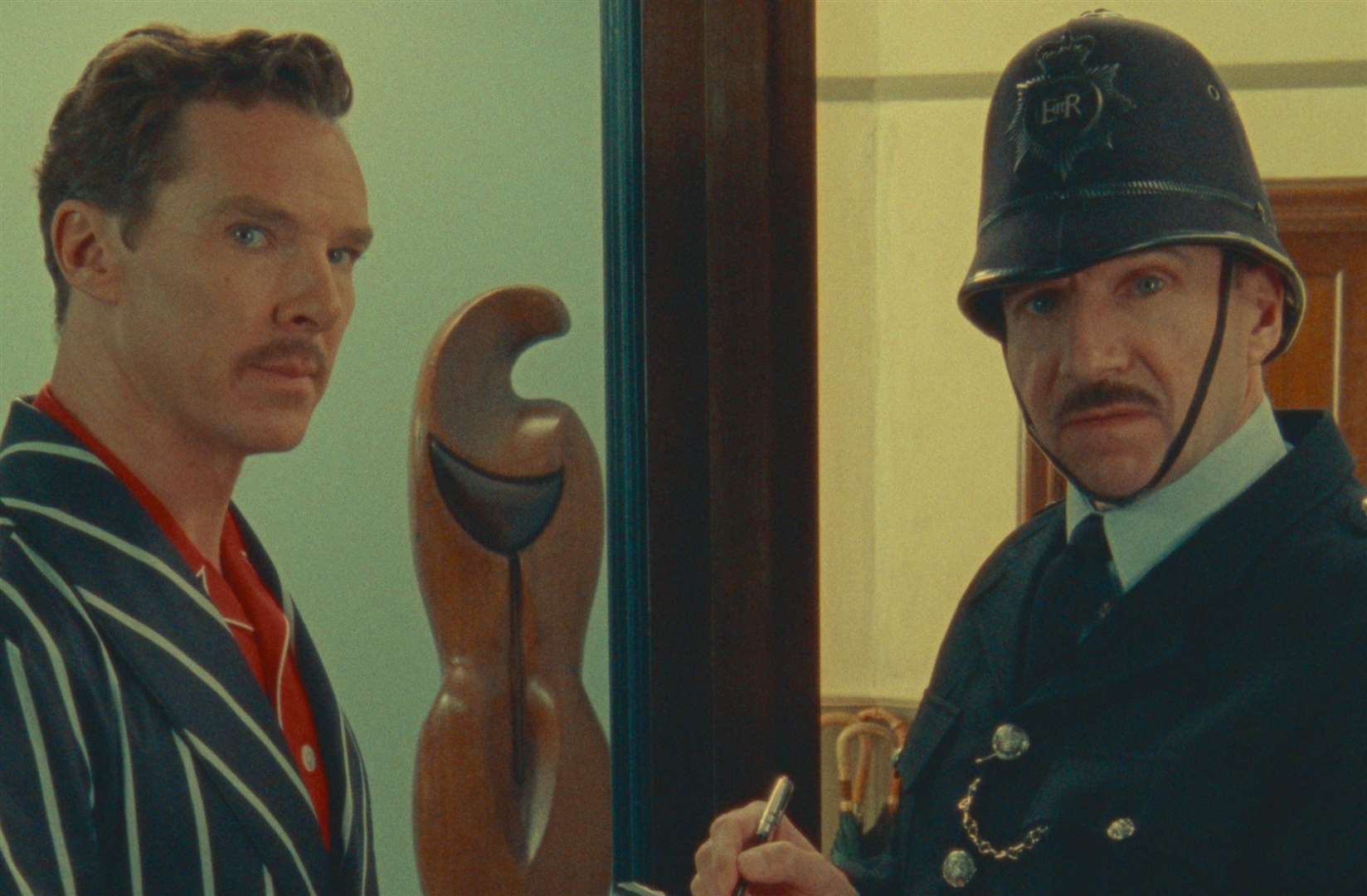 The Wonderful Story Of Henry Sugar. Pictured: Benedict Cumberbatch as Henry Sugar and Ralph Fiennes as the policeman.Picture credit should read: Netflix.