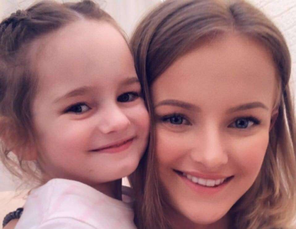 An image of Elle Martin with her daughter Poppy, which is the screen saver on the missing phone. Pic: Elle Martin