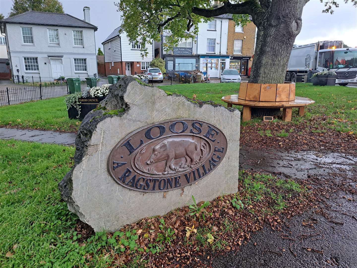 Loose Village sign