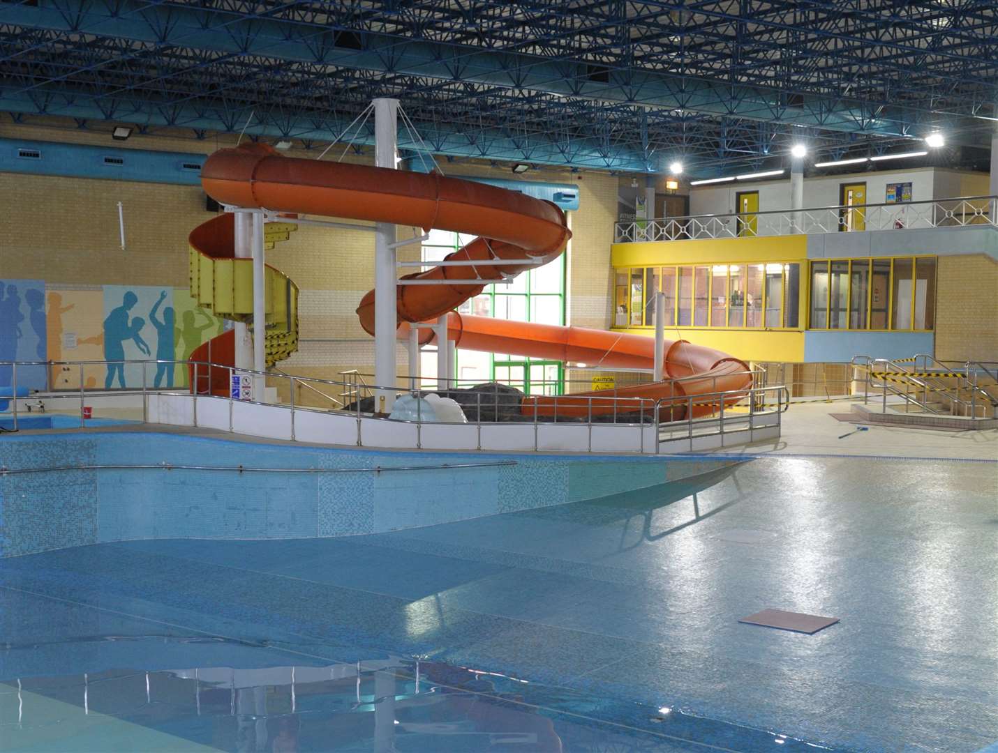 Swallows Leisure Centre, Avenue of Remembrance, Sittingbourne..Work to start on pool area..Picture: Steve Crispe. (11705044)