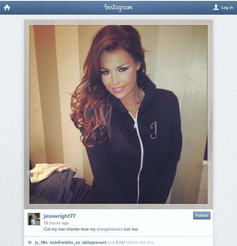 TOWIE star Jess Wright Tweeted a picture of herself praising the AngelsLocks hair extensions