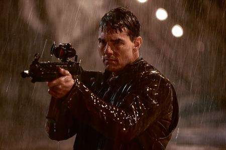 Shooting from the hip... Tom Cruise in Jack Reacher