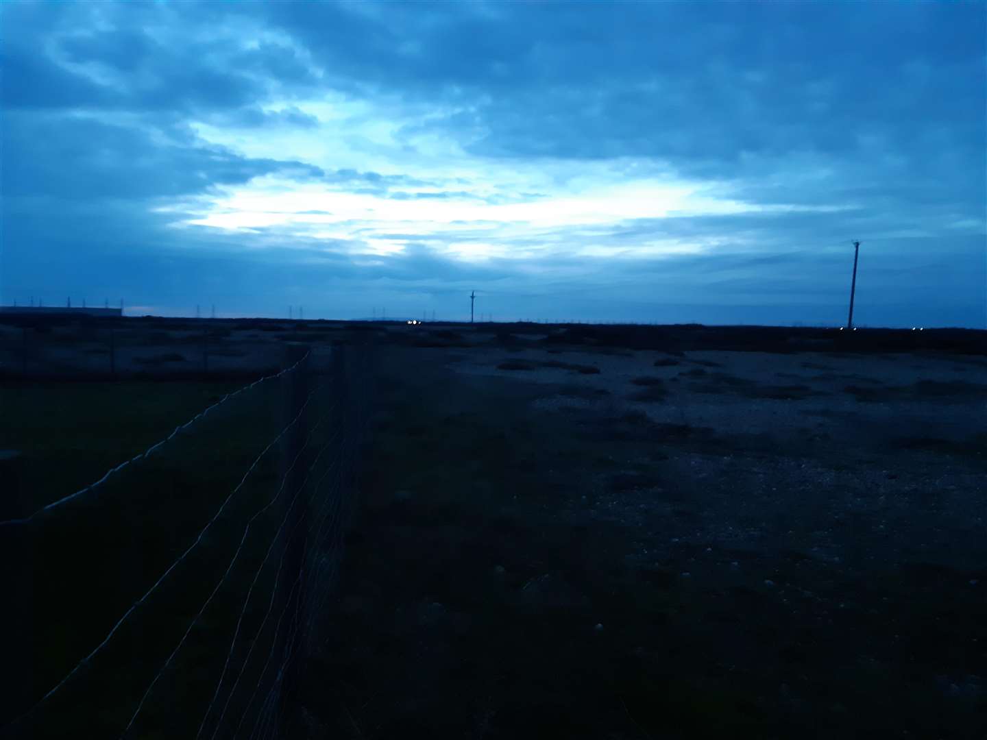 Vast open skies as the night draws in at Dungeness (6775341)
