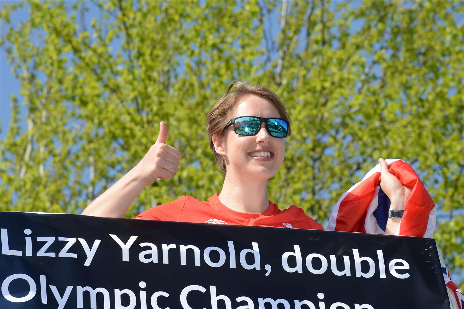 ..Lizzy Yarnold victory parade...West Kingsdown School...Picture: Gary Browne. (2750690)