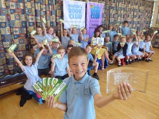 Charlie Betts, 8, and 3P class at Swalecliffe with children’s author Faye Beerling (13590942)