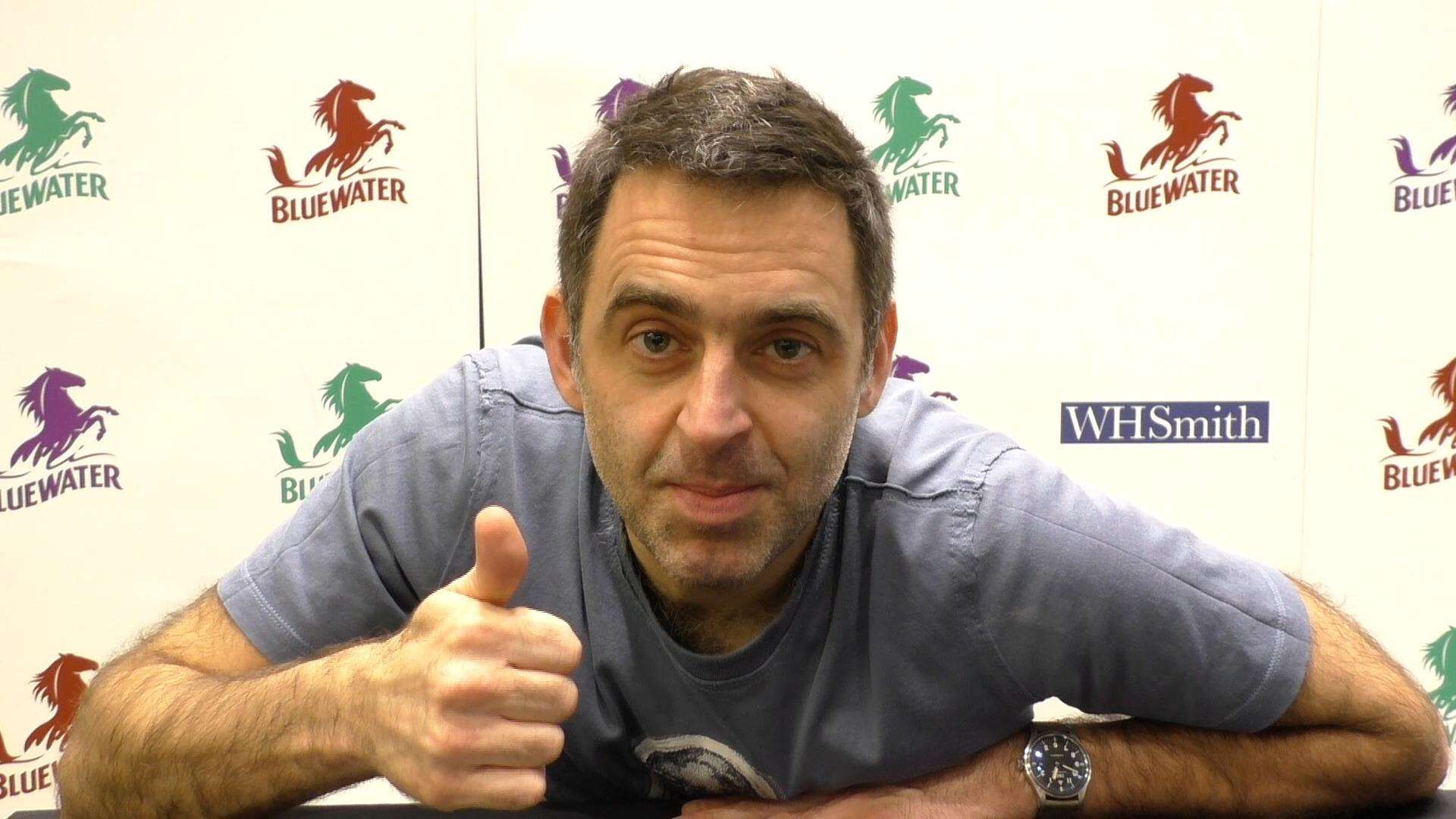 Ronnie O'Sullivan was at Bluewater meeting fans and signing his book