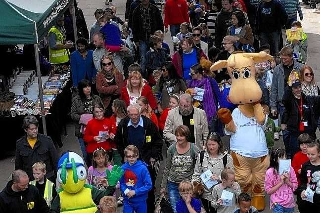 The record breaking walking bus 'crocodile' at last year's Big Bash