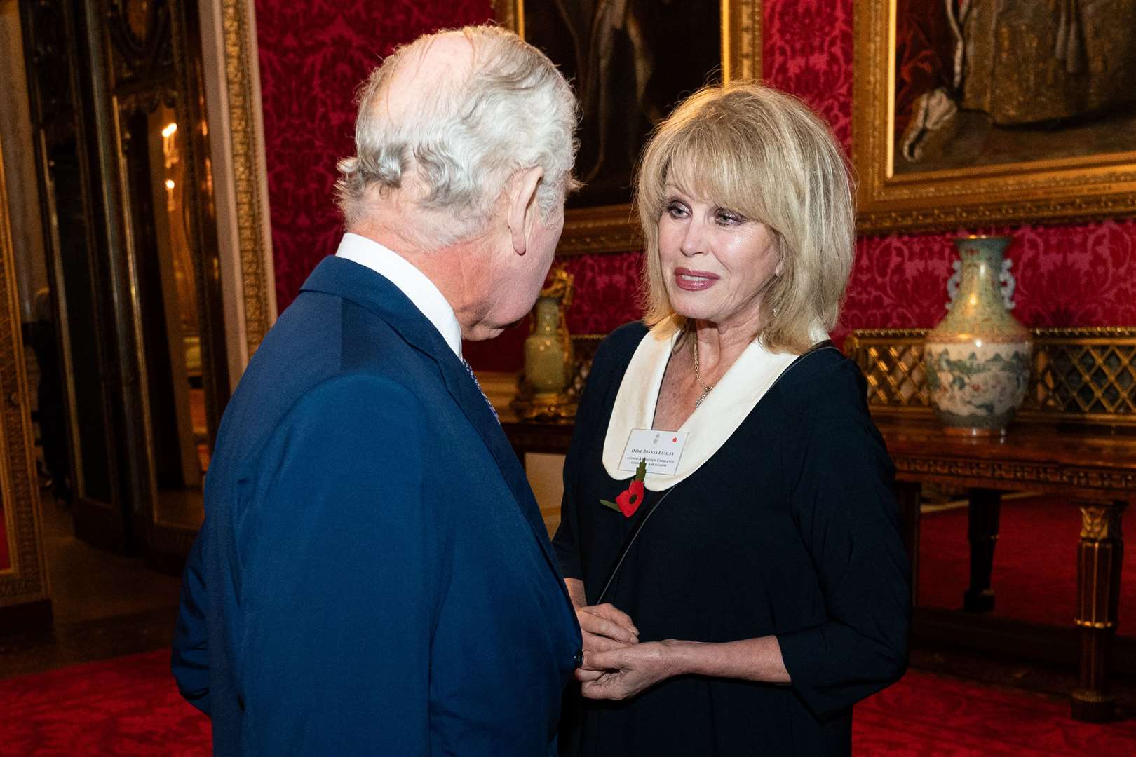 The King with Dame Joanna Lumley (Aaron Chown/PA)