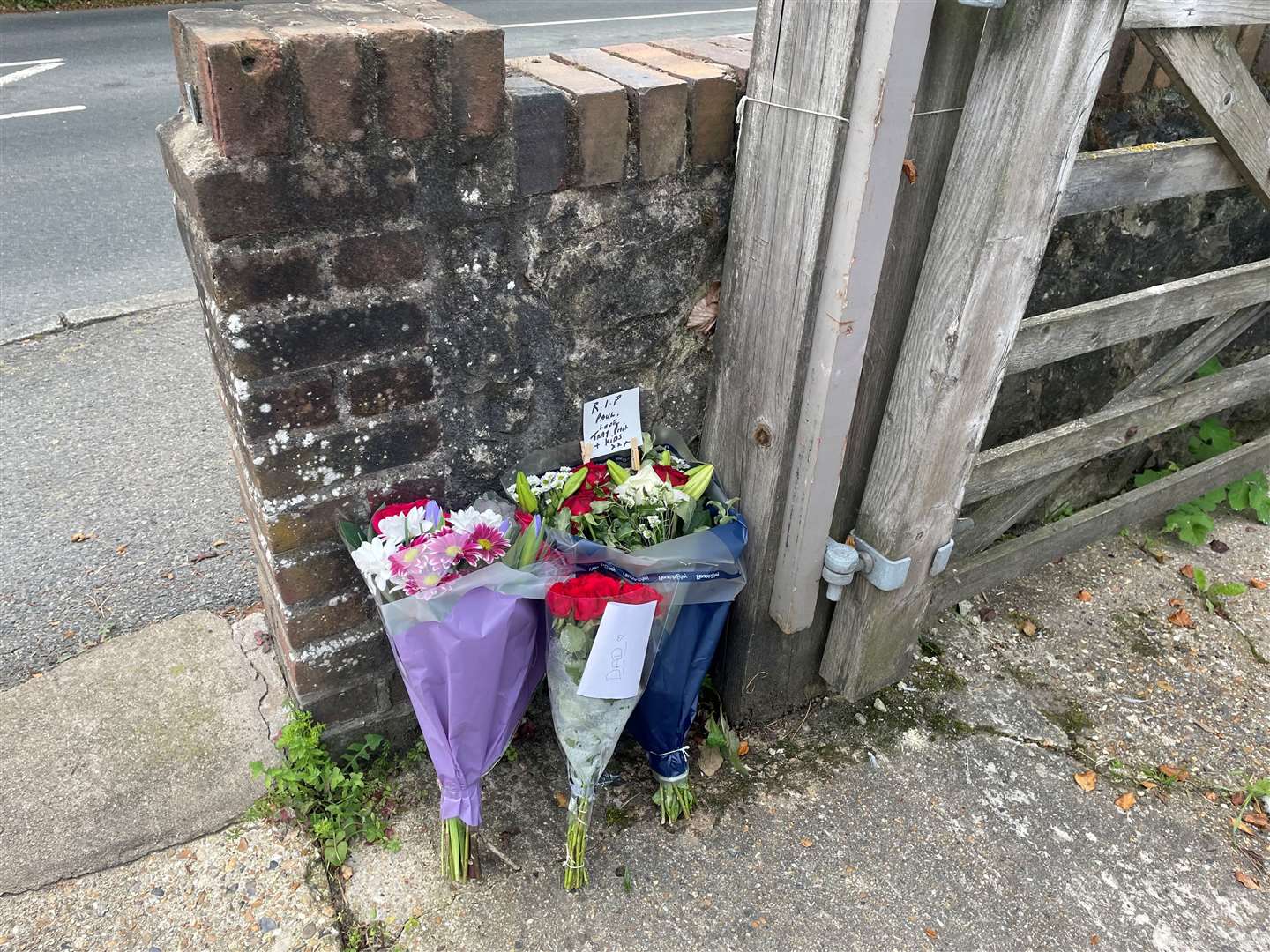 The bouquets, left at the car park in Lydden, have notes with the words ‘Paul’ and ‘Dad’, written on them