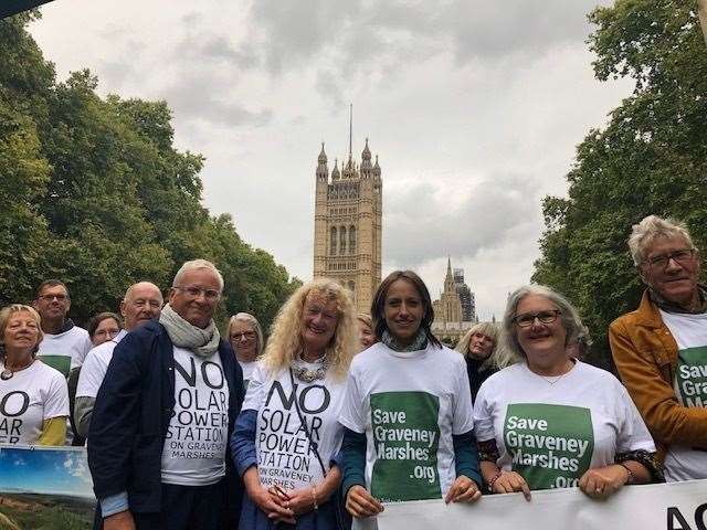 Helen Whately met with campaigners in Westminster (16417848)