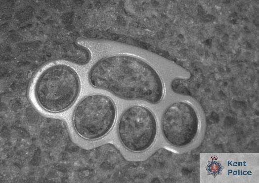 The Knuckleduster used by Louis Simmons (5556348)