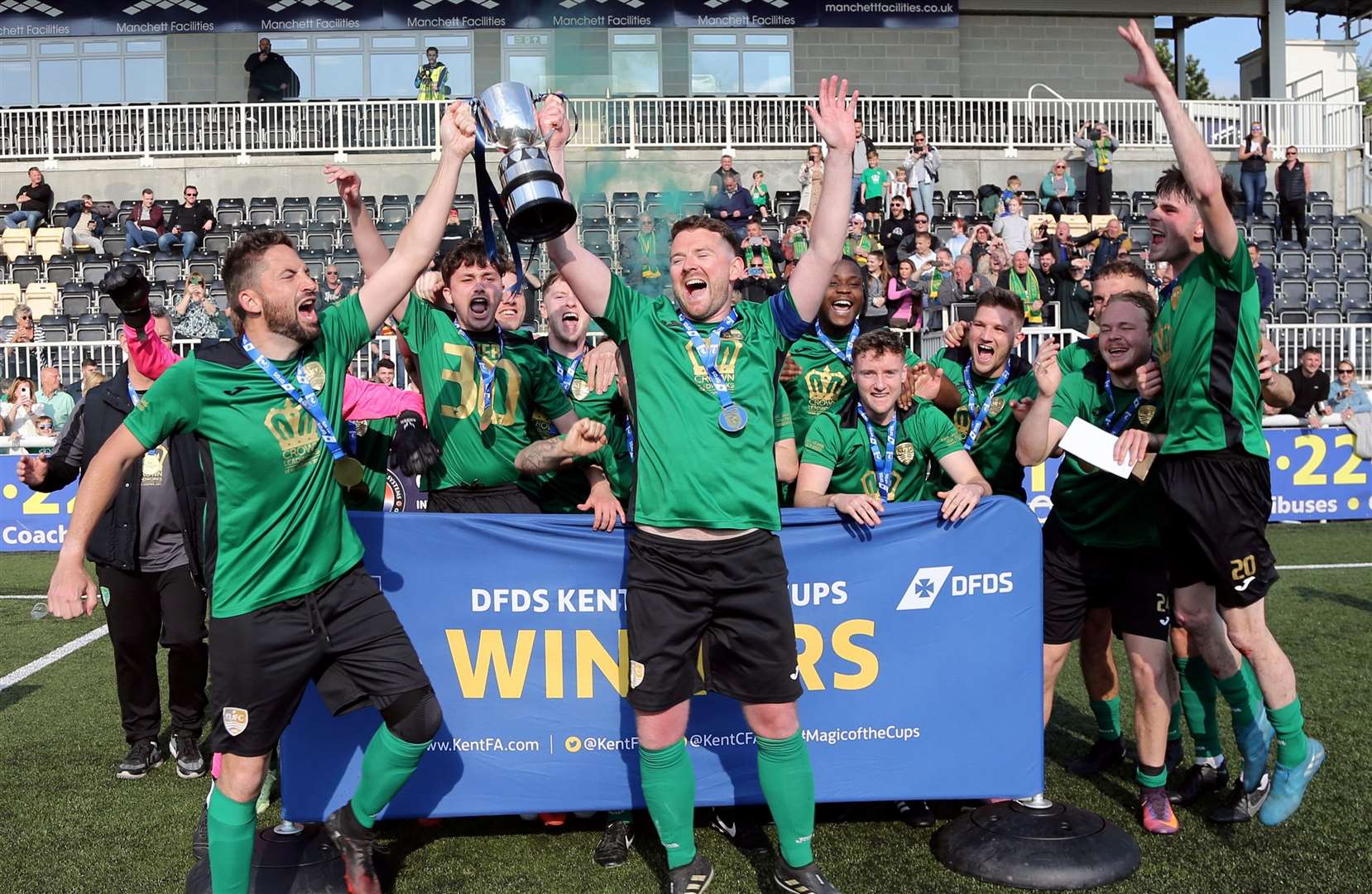 Kemsing United celebrate winning the DFDS Kent Junior B Cup Final. Picture: PSP Images