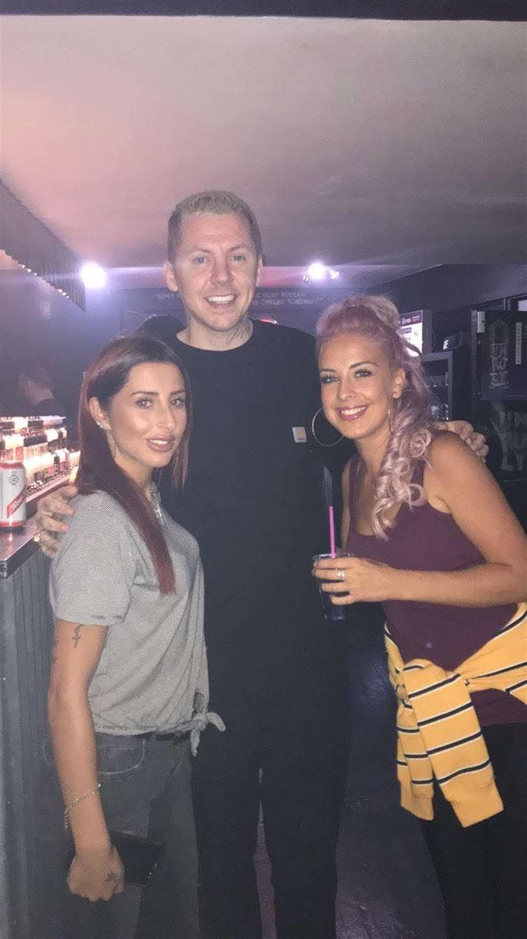 Professor Green meets Vaperizzo customers in Rochetser for the launch of new "Unruly" e-liquid (3716212)