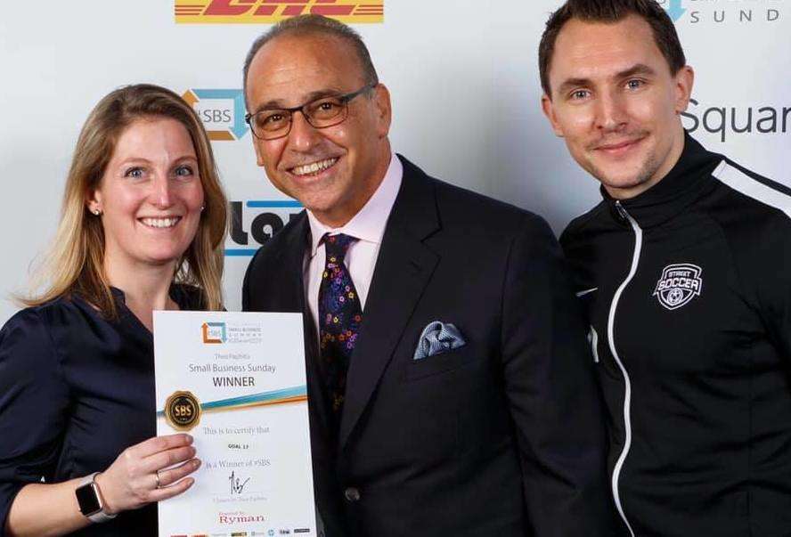 Dragons Den star Theo Paphitis with the Goal 17 team (7395922)