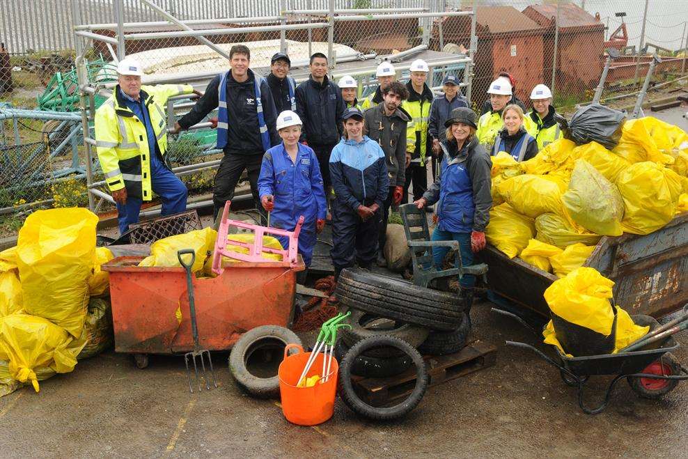 Gravesham MP, Adam Holloway, this week joined Port of London Authority (PLA) volunteers and leading London waterway charity Thames21 for a Thames foreshore clear-up at Gravesend, marking a decade's partnership between the PLA and Thames21.