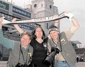 Covering the event back then for the East Kent Mercury, photographers Mike Waterman and Paul Dennis with Sue Briggs